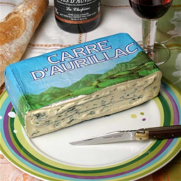 File:Carré d'Aurillac cheese.jpg