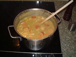 Hollandse erwtensoep (Dutch pea soup)