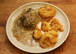 Raţă cu castraveţi with Bulz ciobanesc Duck with cucumbers and polenta cheese dumplings