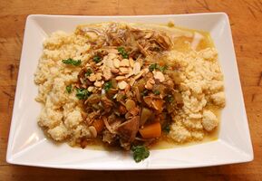 Kesksou bil djedj - couscous with chicken (slow cooker recipe)
