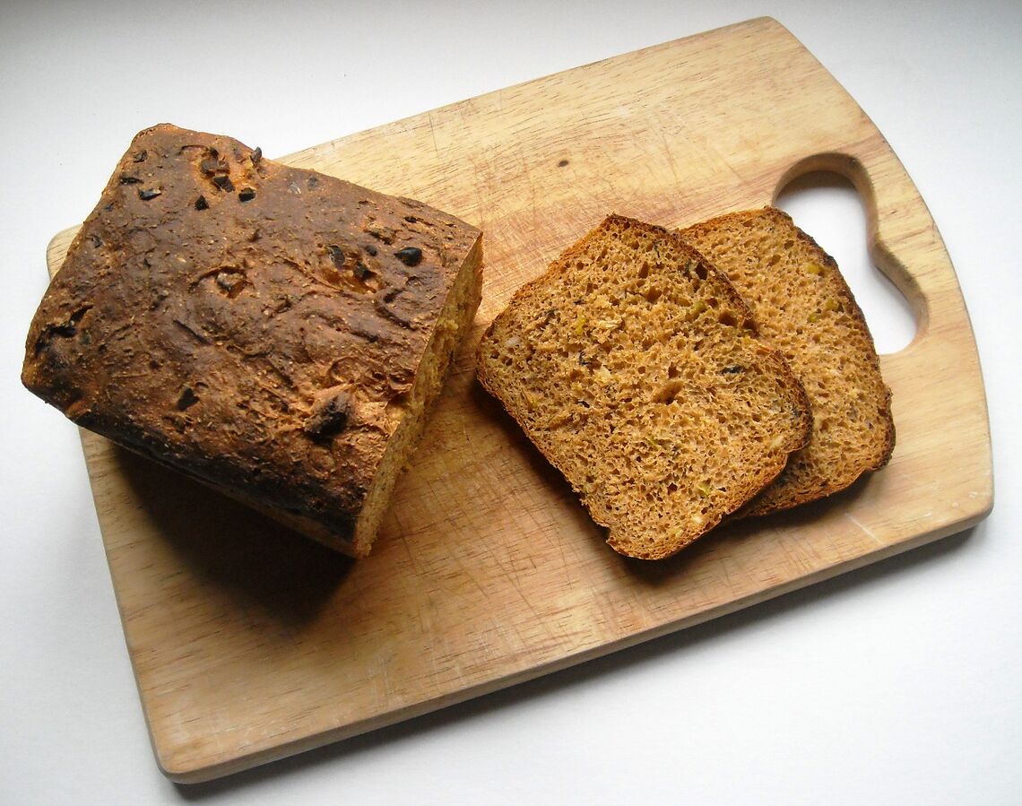 Olive, spring onion and green pepper bread recipe.jpg