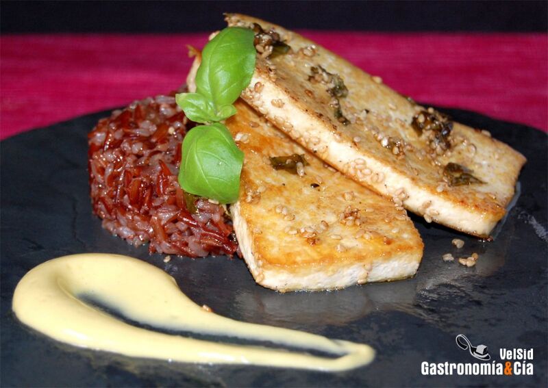 File:Tofu al limon con arroz rojo Lemon tofu with red rice recipe.jpg