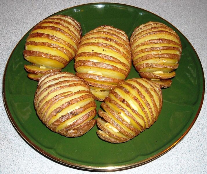 File:Hasselback potatoes recipe.jpg