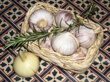 Single-clove garlic (solo garlic)