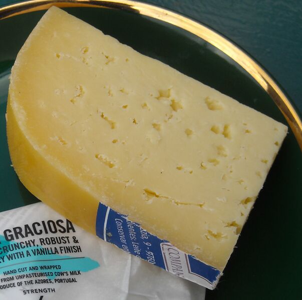 File:Ilha Graciosa cheese.jpg