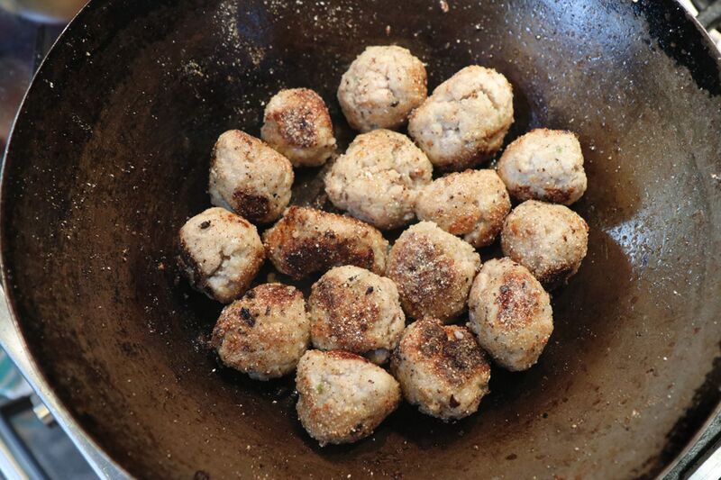 File:Soutzoukakia meatball frying.jpg