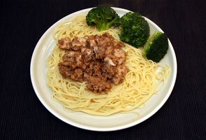 Gjellë me arra (Chicken with walnuts)