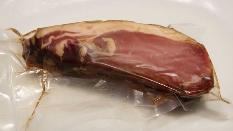 File:Treacle Cured Bacon from Russell's of Upwell.jpg